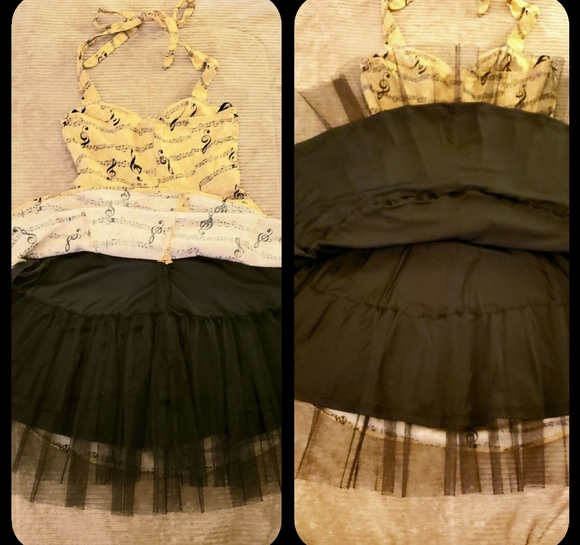 *****SOLD*****         Hot Topic  Music Note Dress - Picture 10 of 14